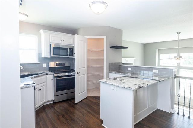 8908 NE 117th Terrace, Kansas City, MO 64157