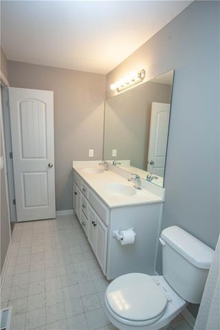 8908 NE 117th Terrace, Kansas City, MO 64157