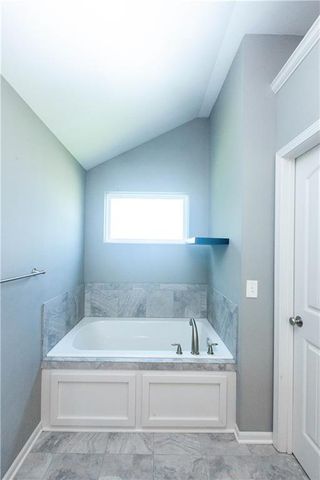 8908 NE 117th Terrace, Kansas City, MO 64157