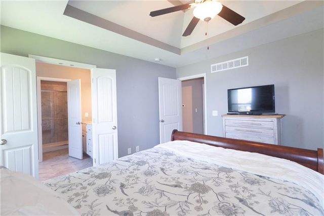 8908 NE 117th Terrace, Kansas City, MO 64157