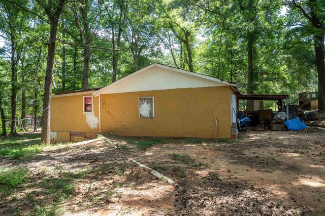 2181 E Georgia Road, Woodruff, SC 29388