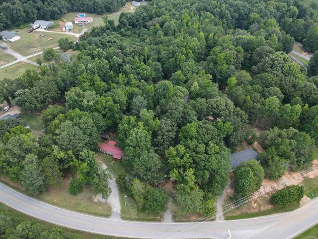 2181 E Georgia Road, Woodruff, SC 29388