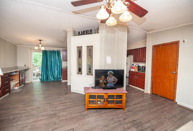 2181 E Georgia Road, Woodruff, SC 29388