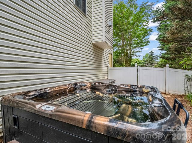 99 Driftstone Circle, Arden, NC 28704