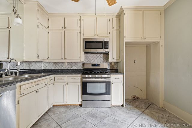 1916 E 14th Street, Tulsa, OK 74104