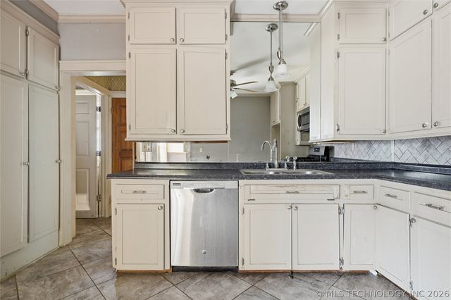 1916 E 14th Street, Tulsa, OK 74104