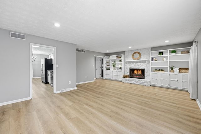 1120 Wood Ridge Road, Lexington, KY 40514