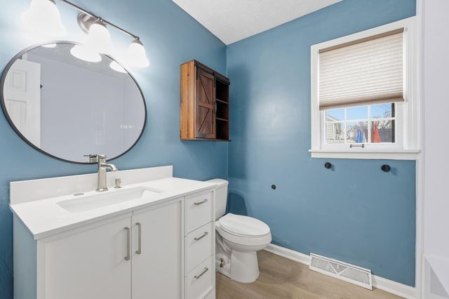 1120 Wood Ridge Road, Lexington, KY 40514