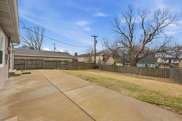 1120 Wood Ridge Road, Lexington, KY 40514