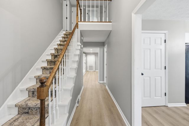 1120 Wood Ridge Road, Lexington, KY 40514