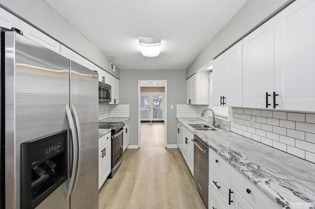 1120 Wood Ridge Road, Lexington, KY 40514