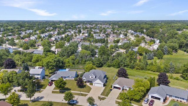1030 E Sommers DRIVE, Oak Creek, WI 53154
