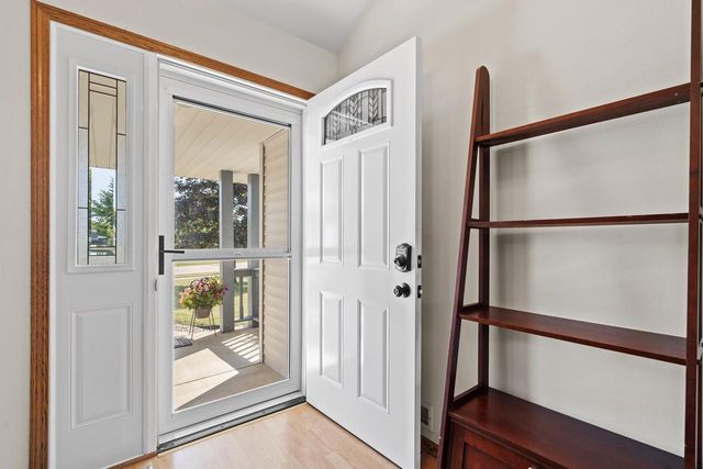1030 E Sommers DRIVE, Oak Creek, WI 53154