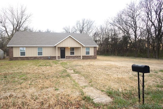 702 SE 10th Street, Wagoner, OK 74467