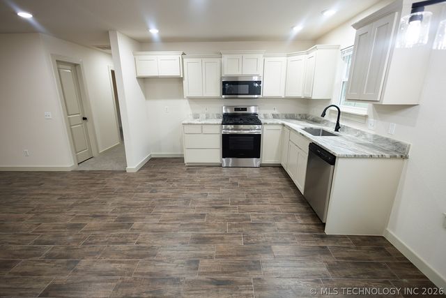 702 SE 10th Street, Wagoner, OK 74467