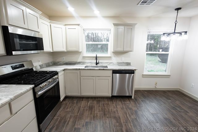 702 SE 10th Street, Wagoner, OK 74467