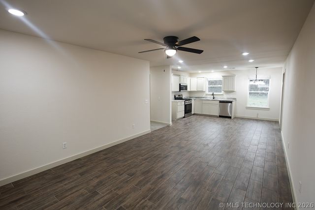 702 SE 10th Street, Wagoner, OK 74467