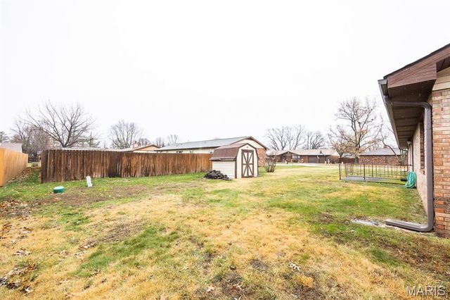 237 Beau Gon Drive, Belleville, IL 62226