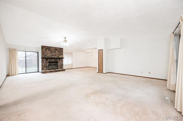 237 Beau Gon Drive, Belleville, IL 62226