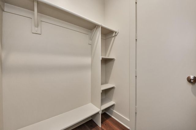 2829 Timmons Lane 201, Houston, TX 77027