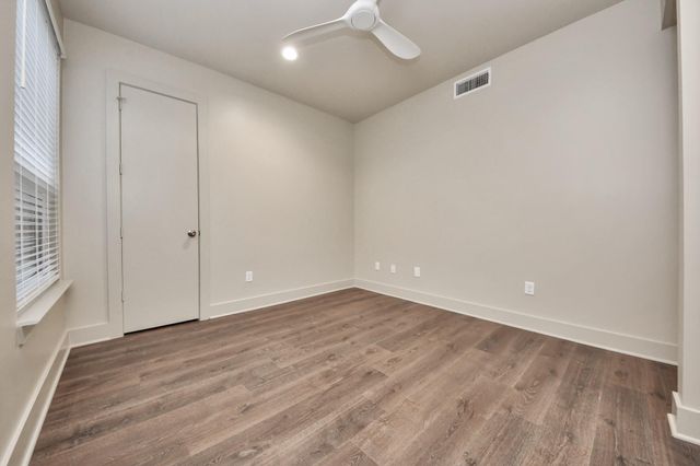 2829 Timmons Lane 201, Houston, TX 77027