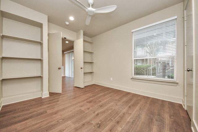 2829 Timmons Lane 201, Houston, TX 77027