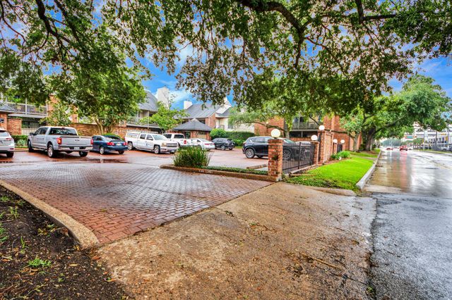 2829 Timmons Lane 201, Houston, TX 77027