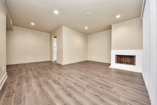 2829 Timmons Lane 201, Houston, TX 77027