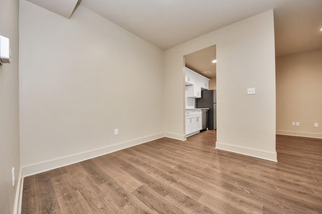 2829 Timmons Lane 201, Houston, TX 77027