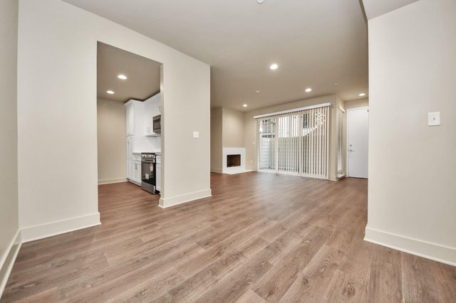 2829 Timmons Lane 201, Houston, TX 77027