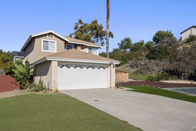 7944 Tinaja Ln, San Diego, CA 92139