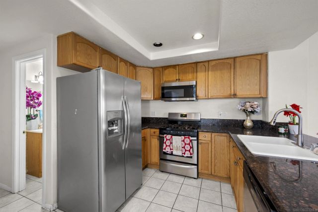 7944 Tinaja Ln, San Diego, CA 92139