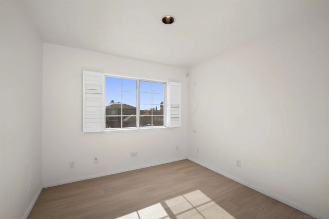 7944 Tinaja Ln, San Diego, CA 92139