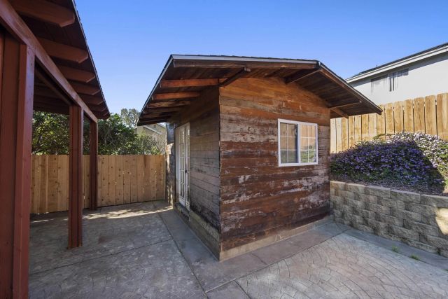 7944 Tinaja Ln, San Diego, CA 92139