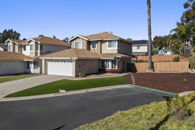 7944 Tinaja Ln, San Diego, CA 92139