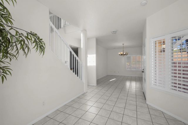 7944 Tinaja Ln, San Diego, CA 92139