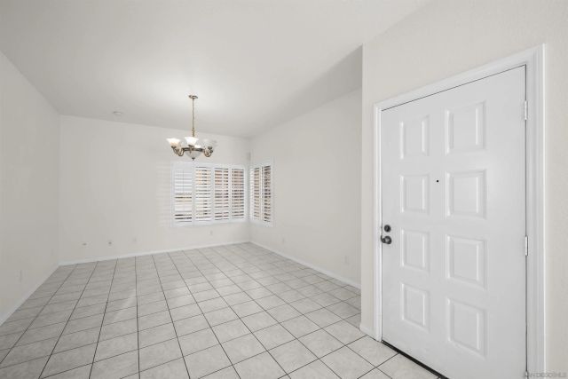 7944 Tinaja Ln, San Diego, CA 92139