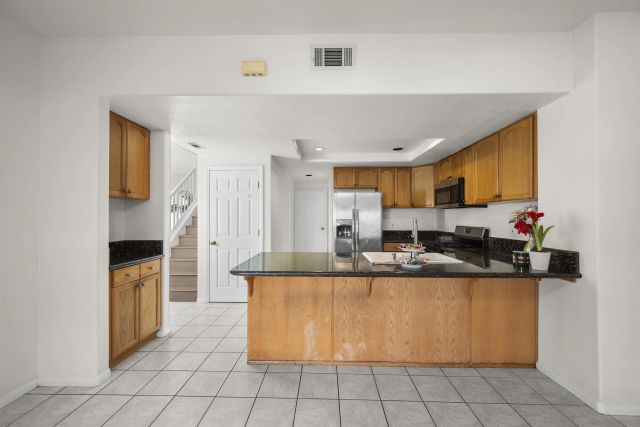 7944 Tinaja Ln, San Diego, CA 92139