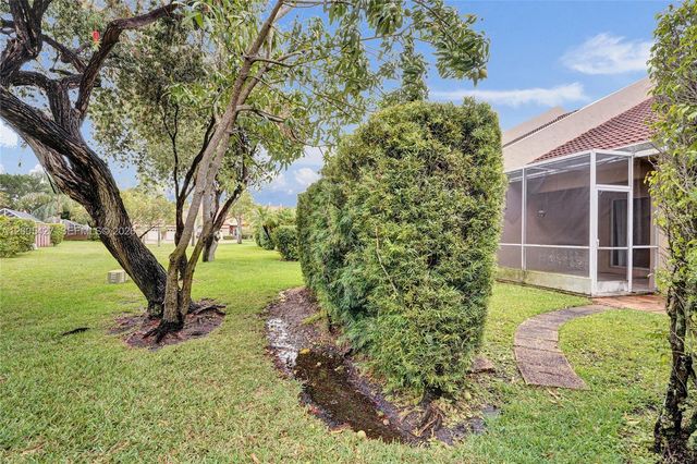 9743 Malvern Dr, Tamarac, FL 33321