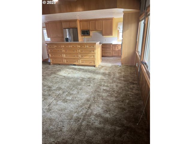 355 W WASHINGTON St, Athena, OR 97813