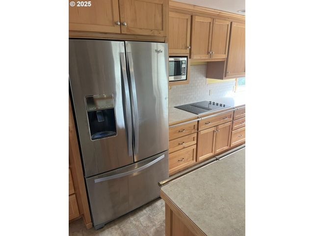 355 W WASHINGTON St, Athena, OR 97813