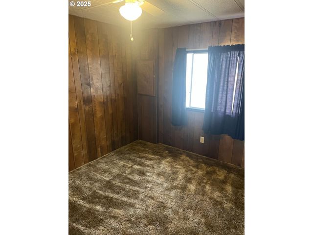 355 W WASHINGTON St, Athena, OR 97813