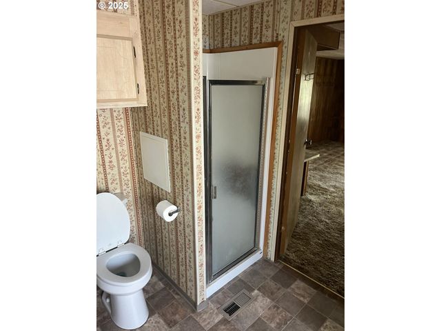 355 W WASHINGTON St, Athena, OR 97813