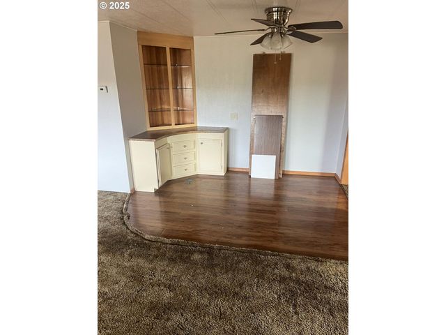 355 W WASHINGTON St, Athena, OR 97813