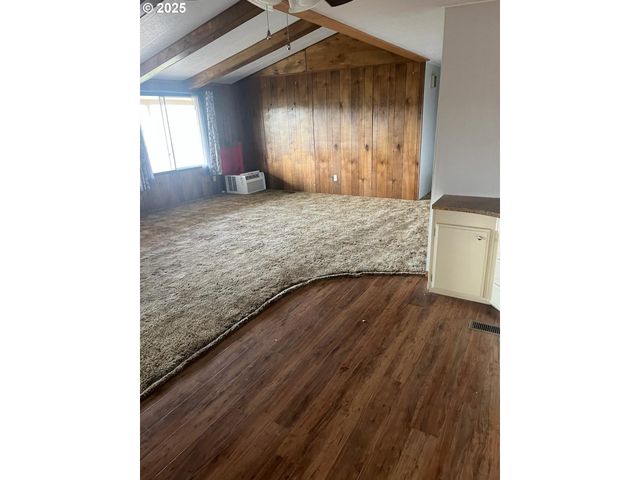 355 W WASHINGTON St, Athena, OR 97813