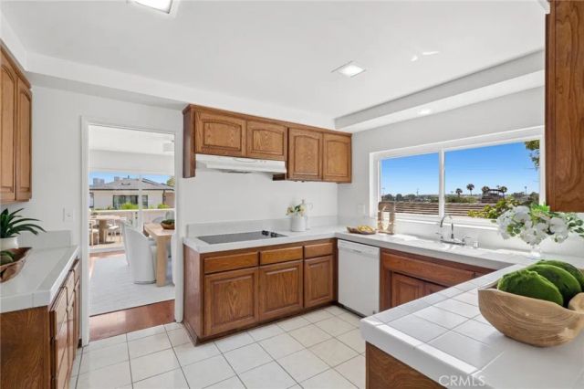 727 Bellis Street, Newport Beach, CA 92660