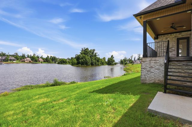 7648 S Shoreline Blvd, Benton, AR 72019