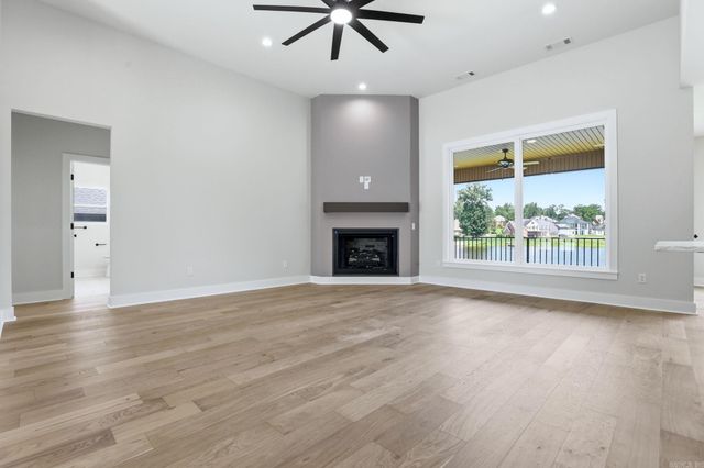 7648 S Shoreline Blvd, Benton, AR 72019