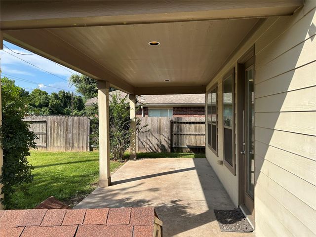 2606 Riverhollow Ln, Sugar Land, TX 77479