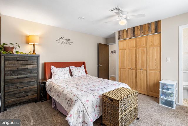 67 CHATHAM PL, Southampton, NJ 08088